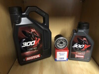 Ölwechselkit MOTUL Öl 300V 10W-40+Ölfilter für Yamaha XV 1900 A Midnight Star Bj.2011-2016