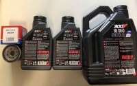 Ölwechselset Ölwechselkit MOTUL Öl 300V 10W-40+Ölfilter für alle Triumph Rocket III 3 Bj.2004-2023