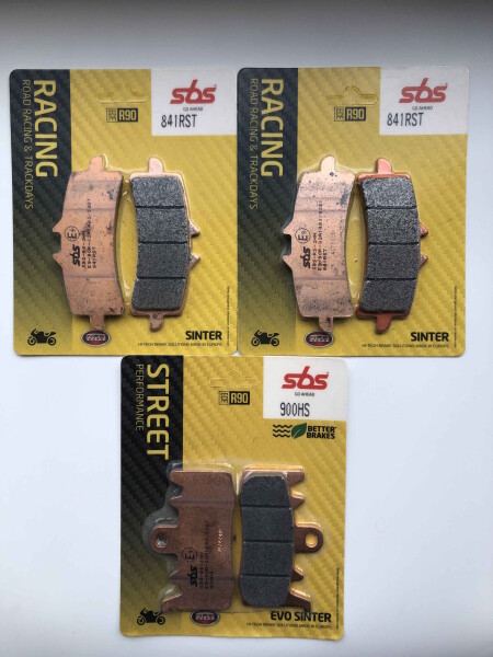 Bremsbeläge SBS 3X vorn+hinten 841RST 900HS für Triumph 2500 Rocket 3 GT, R Bj.2019-2023